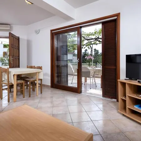 Апартаменты Dolac Side - Two Bedroom 1 *